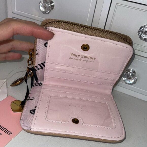 NWT Juicy Couture Beige Wallet with Gold Emblem - Picture 8 of 8